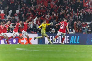 Αδιανόητο: Η Μπενφίκα πανηγύρισε πρόκριση με γκολ του τερματοφύλακά της στις καθυστερήσεις! (video)