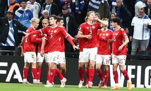 Εύκολο βράδυ για τους Δανούς