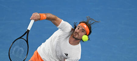 Australian Open: Με ανατροπή στο δεύτερο γύρο ο Τσιτσιπάς