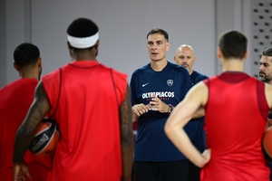 Mπαρτζώκας: «Χαρούμενος με το ρόστερ που έχουμε, το μπάσκετ εξελίσσεται»