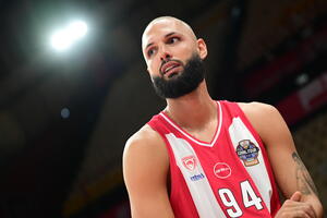 Ολυμπιακός: Το λογότυπο του Final Four στη φανέλα των «ερυθρολεύκων»