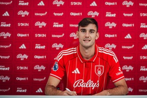 Παίκτης της Νότιγχαμ Φόρεστ ο θηριώδης σέντερ φορ Λούκα!