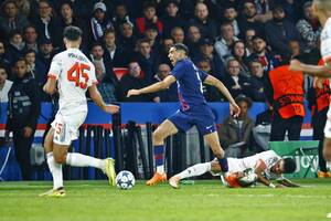 Μπάγερν Μονάχου: «Καμπάνα» τριών αγωνιστικών στον Λουίς Ντίας για το δολοφονικό τάκλιν στον Χακίμι!