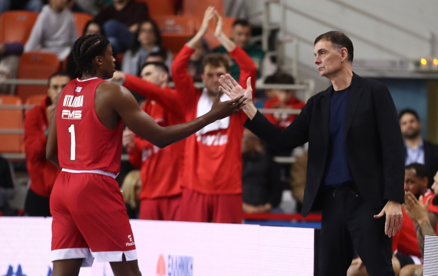 Μπαρτζώκας: «Ελπίζω να έχουμε τουλάχιστον δύο σέντερ στον τελικό»