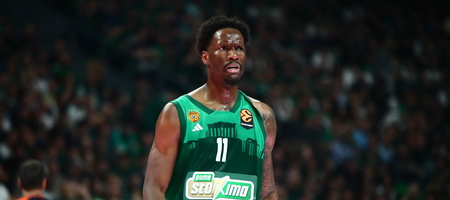 Τρολάρισμα Χέιζ-Ντέιβις στους επικριτές του: Ανήρτησε φωτογραφία ως… αστροναύτης (photo)