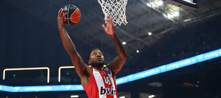 ΚΑΕ Ολυμπιακός: «Ο Παναθηναϊκός έκανε καταγγελία για άσεμνη χειρονομία του Ταϊρίκ Τζόουνς – Τόνιζε το μεσαίο δάχτυλο»