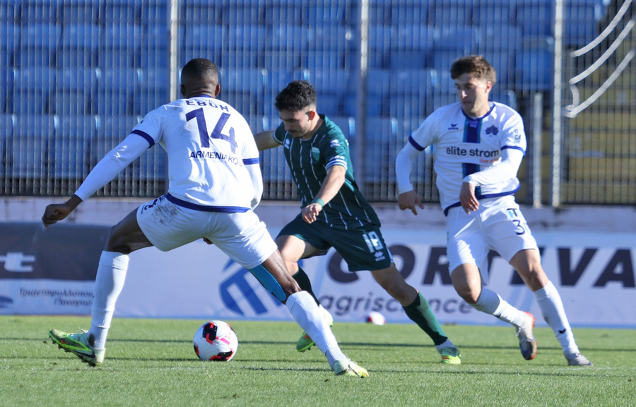 Δεν ξεχνούν τη φύση τους παρά το διακύβευμα