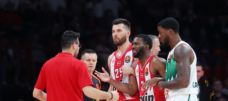 Ολυμπιακός: Έπαιξε για 1:16 και τραυματίστηκε ο Έβανς!