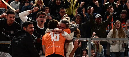 ΠΑΟΚ - ΟΦΗ: Ο Νους κάνει την ανατροπή και τρέχει στην αγκαλιά της μητέρας του! (video)