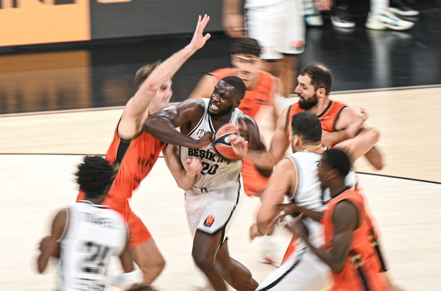 Μπεσίκτας - Βαλένθια 94-96: Ρόλερ κόστερ στην Πόλη...