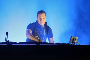 Ο DJ Τιέστο επενδύει στην ομάδα της καρδιάς του, την Μπρέντα