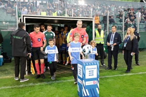 Συνελήφθη πατέρας που έδωσε φωτοβολίδες στον ανήλικο γιο του κατά τη διάρκεια του ματς Παναθηναϊκός – Αστέρας Aktor