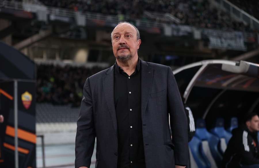 Μπενίτεθ: «Δουλεύουμε σκληρά για τις μεταγραφές»