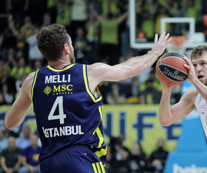 Ντέρμπι κορυφής στο ΣΕΦ με ειδικά στοιχήματα!