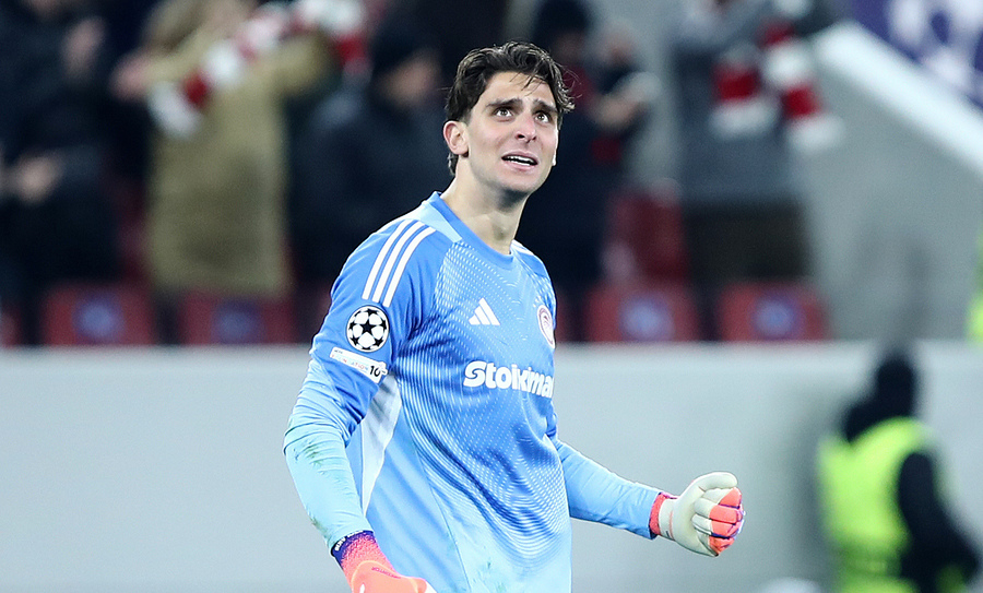 Ολυμπιακός: Ο ήρωας Τζολάκης στην κορυφαία ενδεκάδα της 7ης αγωνιστικής της League Phase του Τσάμπιονς Λιγκ!