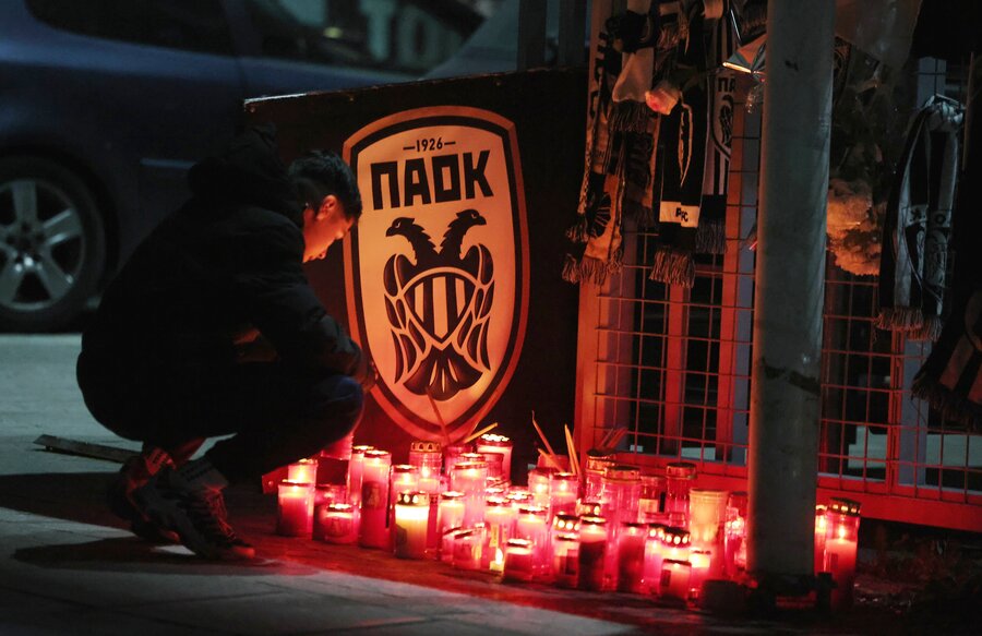 ΠΑΟΚ: Λουλούδια, κεριά και κασκόλ στο γήπεδο της Τούμπας (photos)