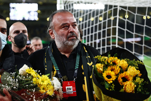 Συγκινητικές στιγμές στην OPAP Arena: Οι παίκτες της ΑΕΚ και ο Ηλιόπουλος τίμησαν τη μνήμη του Μάριου Ρουμπή