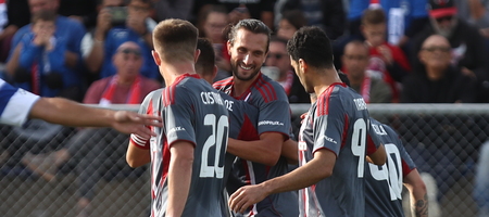 Ελλάς Σύρου - Ολυμπιακός 2-5: Με πρωταγωνιστή τον Γιαζίτζι οι «ερυθρόλευκοι» πέρασαν από τις Κυκλάδες