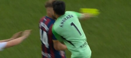 Ισπανία: Γροθιά αλα... Τάισον από τον τερματοφύλακα της Σαραγόσα σε αντίπαλο! (video)