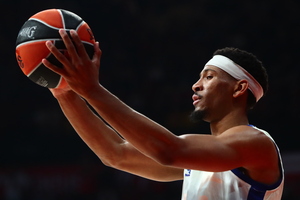 Ματιές σε Κάμερον από τον Ολυμπιακό