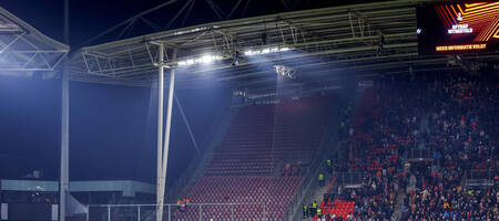 Ουτρέχη – Γκενκ: Χαμός στο πέταλο των Βέλγων, η αστυνομία εκκένωσε την εξέδρα τους (video)