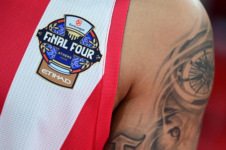 Ολυμπιακός: Το λογότυπο του Final Four στη φανέλα των «ερυθρολεύκων»