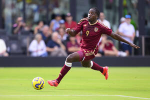 Διεθνή Βενεζουελάνο επιθετικό φέρνει ο Βόλος!