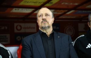 Μπενίτεθ: Αποθέωση από ΟΥΕΦΑ για τη φοβερή επίδοση στο Γιουρόπα Λιγκ