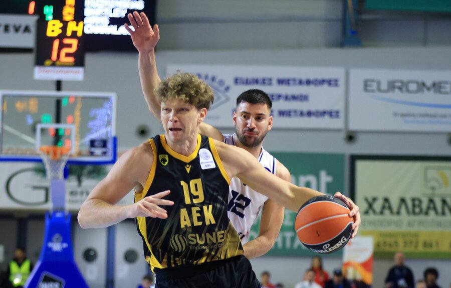 ΑΕΚ: Εκτός εξάδας ο Κουζμίνσκας για το ματς κόντρα στον Ολυμπιακό