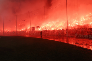 ΠΑΟΚ - Πανσερραϊκός: Ανατριχίλα στο 27ο λεπτό - Διακοπή και καπνογόνα για τους αδικοχαμένους οπαδούς (video)