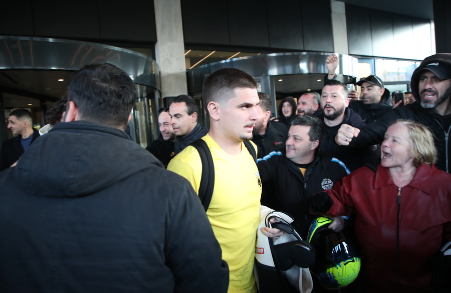 ΑΕΚ: Ψυχολογικές «ντόπες» στους παίκτες κατά την αναχώρηση για «Καραϊσκάκης»! (pics)