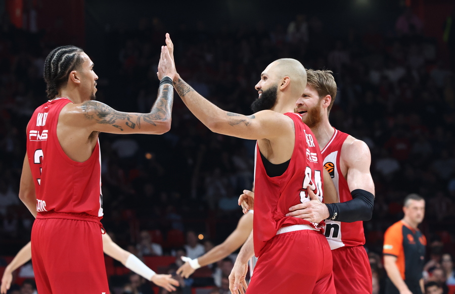 Αγγίζει τη τετράδα με ειδικά στοιχήματα!