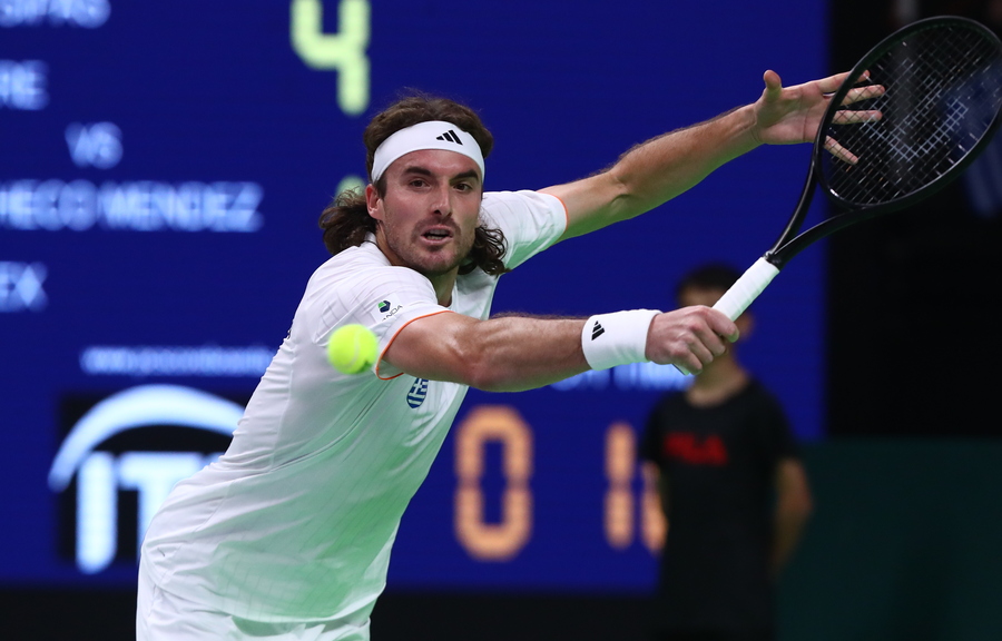 Νίκησε τον Ριντερκνέ και συνεχίζει στο Ρότερνταμ ο Τσιτσιπάς