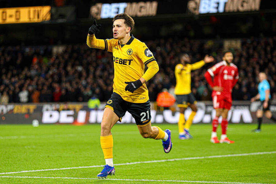 Απαντά η Λίβερπουλ