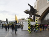 Από νωρίς στη Νέα Φιλαδέλφεια οι φίλοι της «Ένωσης» – Γιορτινό κλίμα έξω από την «Allwyn Arena»