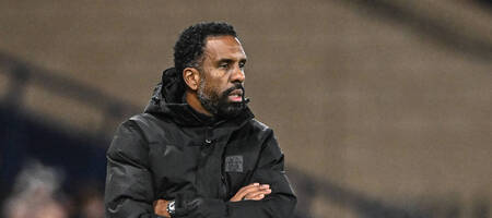 Τι γίνεται στη Σέλτικ: Οπαδοί πετάνε αντικείμενα στον νέο προπονητή της (video)