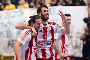 ΑΕΚ - Ολυμπιακός 27-31: Θρίαμβος για τους Πειραιώτες, έκαναν το 3-1 και πανηγύρισαν το τρίτο συνεχόμενο πρωτάθλημά τους! (video)