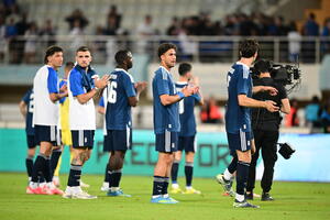 Αξιέπαινη κίνηση από τους Έλληνες διεθνείς: Ενίσχυσαν οικονομικά ποδοσφαιριστή που είδε το σπίτι του να καίγεται ολοσχερώς