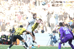 ΑΕΚ - ΠΑΟΚ: Το αυτογκόλ του Κεντζιόρα έβαλε «φωτιά» στο ντέρμπι! (video)