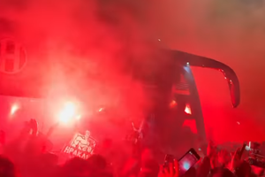 Ηρακλής: Πανικός στην επιστροφή του «Γηραιού» στη Θεσσαλονίκη, έγινε η νύχτα… μέρα! (video)