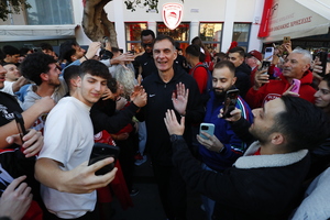 Ο Μπαρτζώκας έκοψε την κορδέλα στο νέο «Σπίτι του Ολυμπιακού»