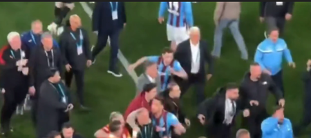 Ξύλο και ένταση στο Τραμπζονσπόρ - Γαλατασαράι (video)