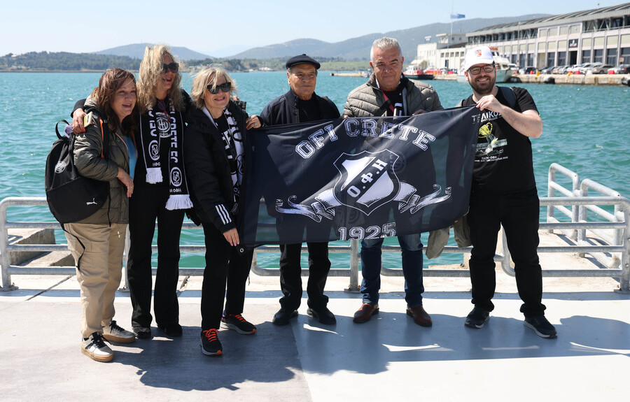 ΠΑΟΚ - ΟΦΗ: Οι φίλαθλοι «έβαψαν» ασπρόμαυρο τον Βόλο (photos)