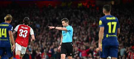 UEFA: Αυτοί σφυρίζουν τους ευρωπαϊκούς τελικούς