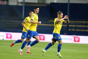 Παναιτωλικός - Ελλάς Σύρου 4-1: Σαρωτικοί οι Αγρινιώτες, έκαναν «σεφτέ» στη League Phase! (video)