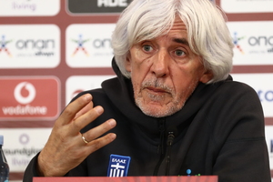 Γιοβάνοβιτς: «Να αποφύγουμε τα λάθη κόντρα στη Δανία, να είμαστε πιο συγκεντρωμένοι απ’ ό,τι ήμασταν με τη Σκωτία» (video)