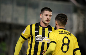 Με φόρα από τη Λεωφόρο η Ένωση