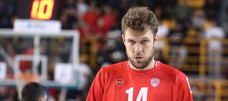 Ολυμπιακός: «Πονοκέφαλος» με Βεζένκοφ