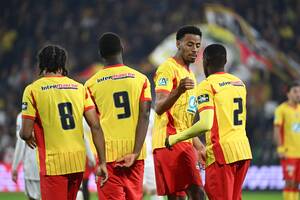 Για την παραμονή στην κορυφή η Λανς