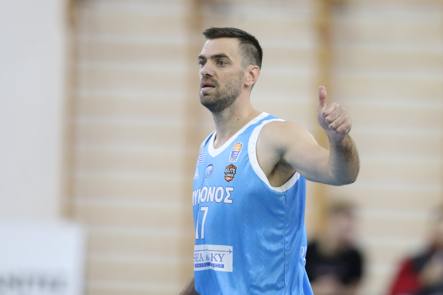 Μύκονος: Ανανέωσε ο Βαγγέλης Μάντζαρης